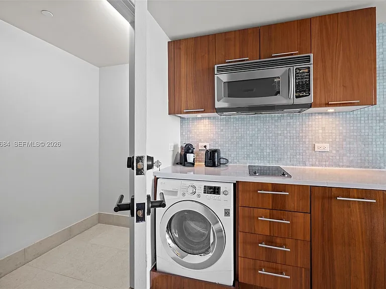 6801 Collins Ave #417 — Photo 28