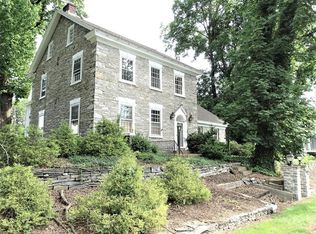 404 Sheridan Rd, Womelsdorf, PA 19567