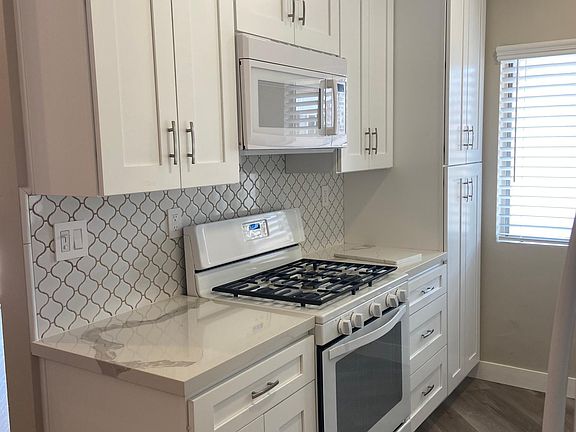 2nd image of 10842 Huston St APT 2