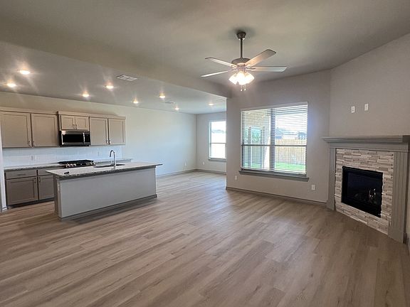 2nd image of 605 E 13th St