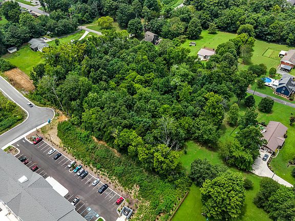 2nd image of NW Robinhood Dr