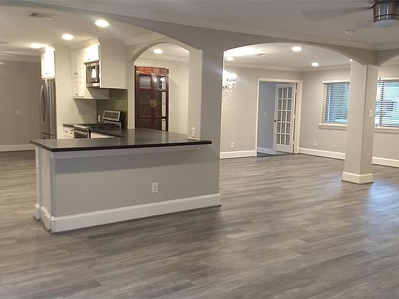 4th image of 10011 Cedardale Dr