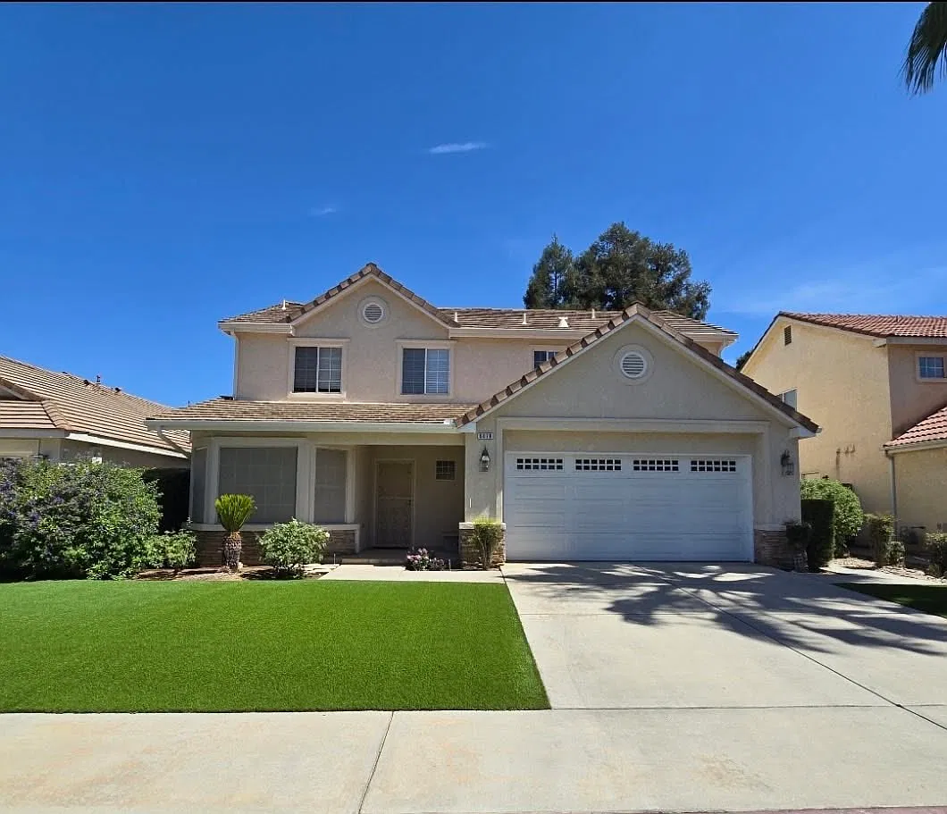 3 bed, 2.5 bath, 1872 sqft, $2,350 — Photo 1