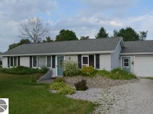 5049 Silverberry Dr, Mount Pleasant, MI 48858