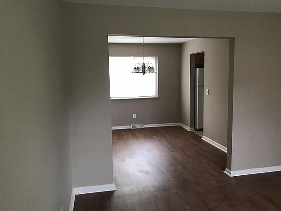 4th image of 11894 Cedarcreek Dr