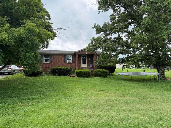 2nd image of 830 Gunnell Rd