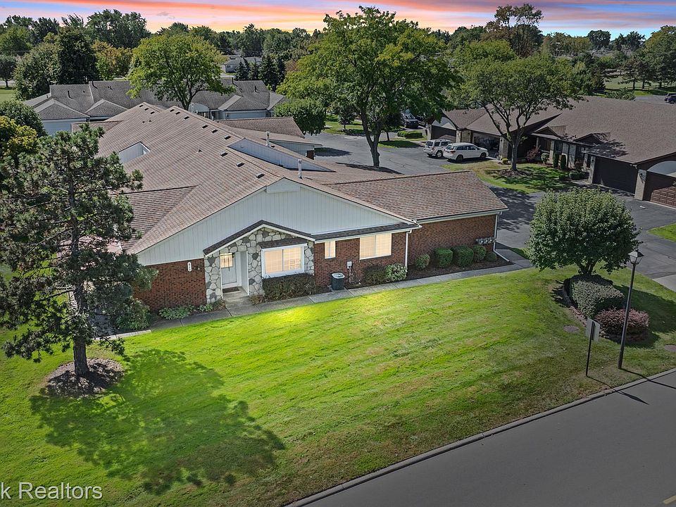 1st image of 614 Country Club Dr #5