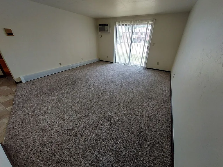 Windsor Heights — Photo 30
