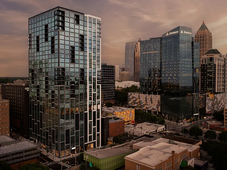 Emmi Midtown — Photo 10