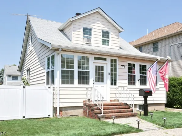 92 Wesley St, Clifton City, NJ 07013
