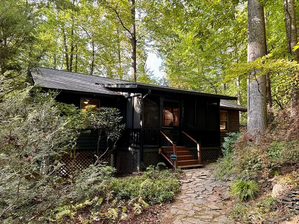 721 Bear Creek Ln, Saluda, NC 28773