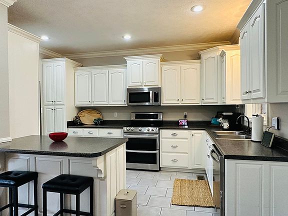 5th image of 148 Hidden Oaks Dr