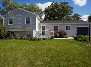 58 Round Hill Rd, Henrietta, NY 14467