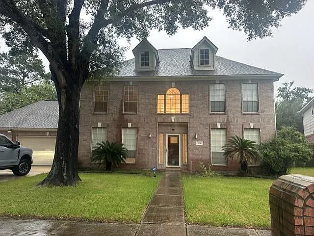 1030 Forestburg Dr