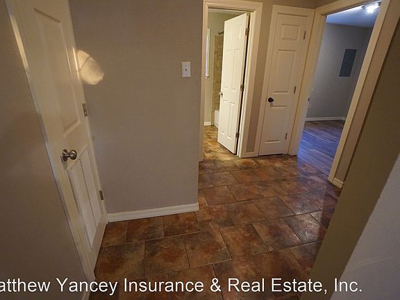 5th image of 404 Elfen Glen St #404