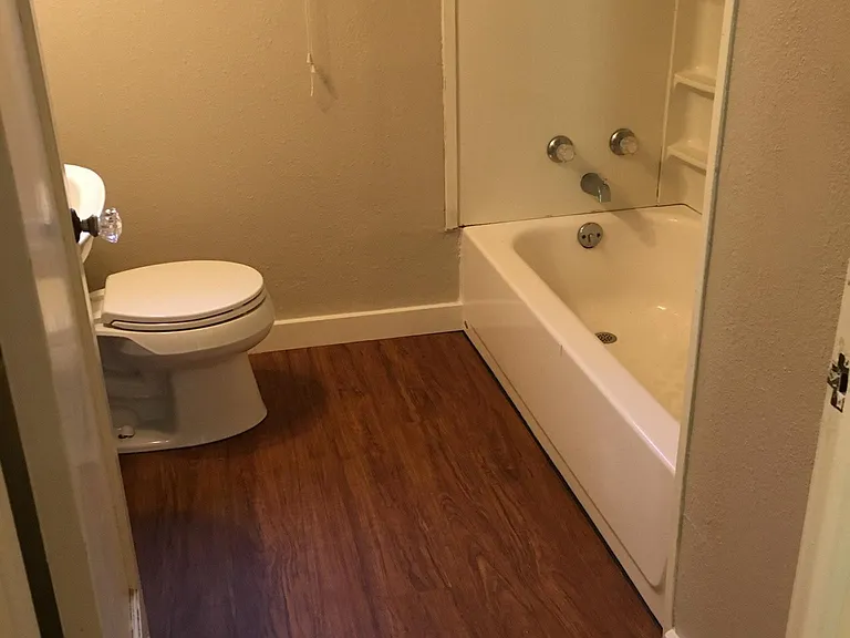 1119 Skyline St — Photo 4