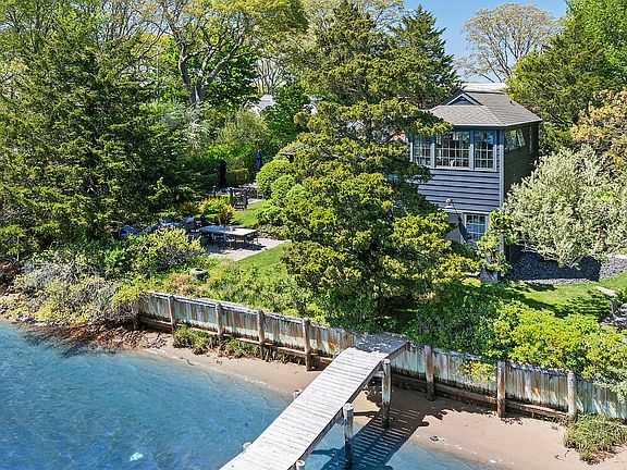 3rd image of 10 Bluff Point Ln