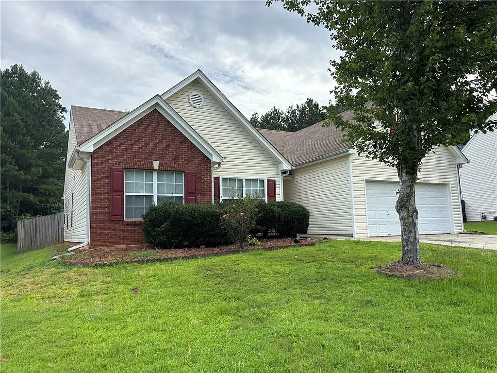 4 bed, 2.0 bath, 1770 sqft, $2,100 — Photo 2