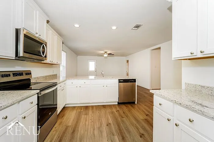 3 bed, 2.0 bath, 1525 sqft, $1,725 — Photo 4