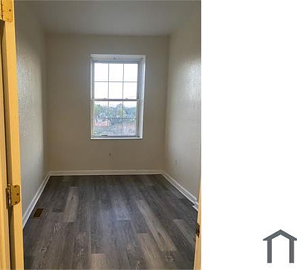 4th image of 2545 Brownsville Rd