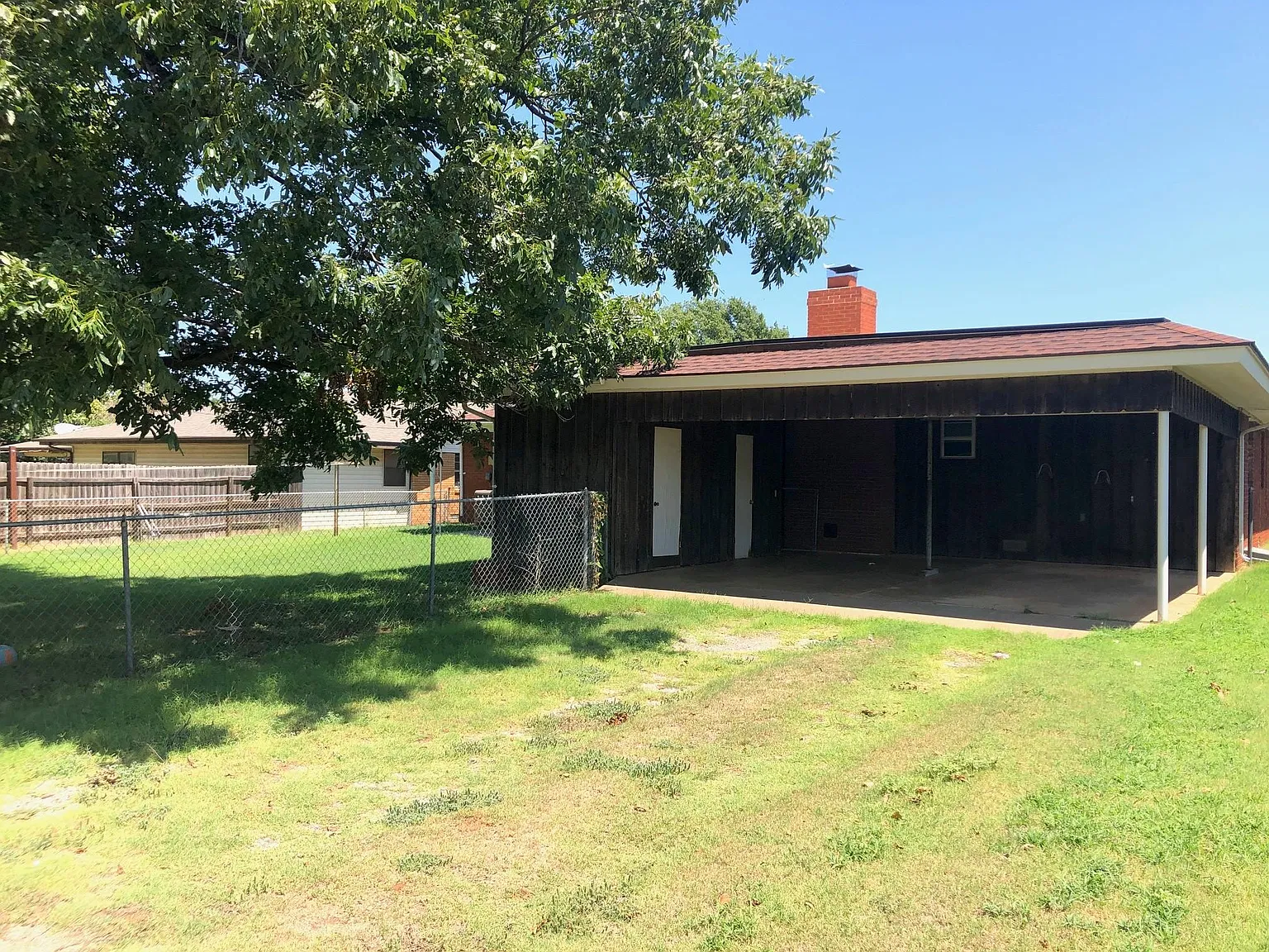 3 bed, 1.5 bath, 1650 sqft, $1,200 — Photo 2