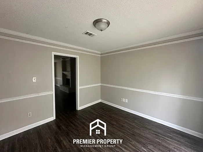 896 Cully Rd — Photo 5
