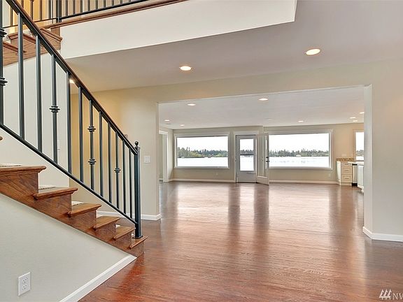 4th image of 2701 204th Avenue Ct E