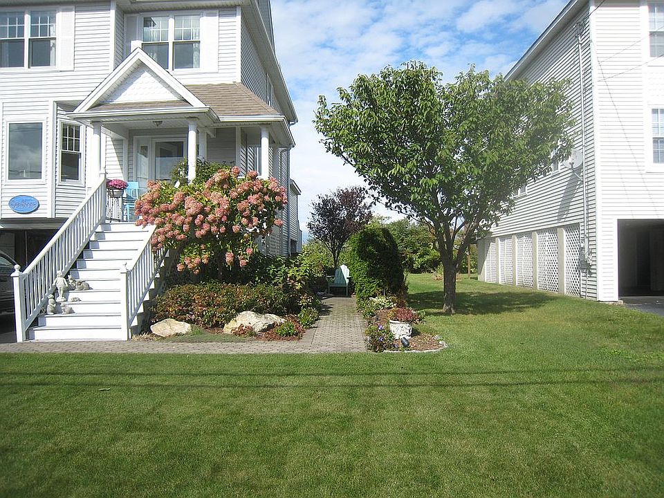 2nd image of 114 Milford Point Rd