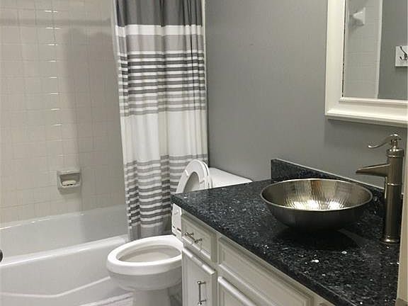 5th image of 5506 Country Club Dr APT 9