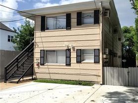7517 Benjamin St, New Orleans, LA