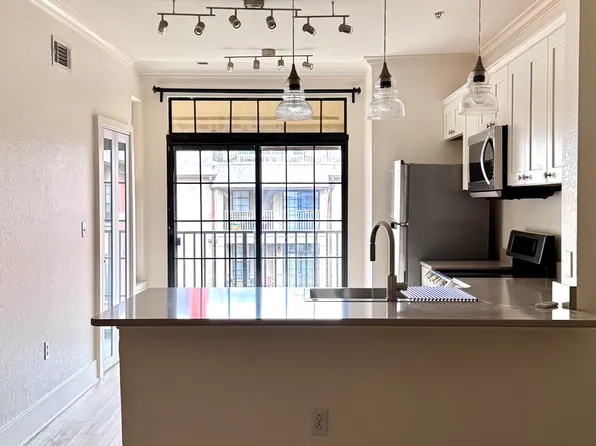 911 N Orange Ave, Orlando, FL 32801