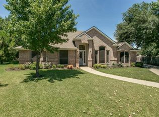 7010 Blake Dr, Arlington, TX 76001