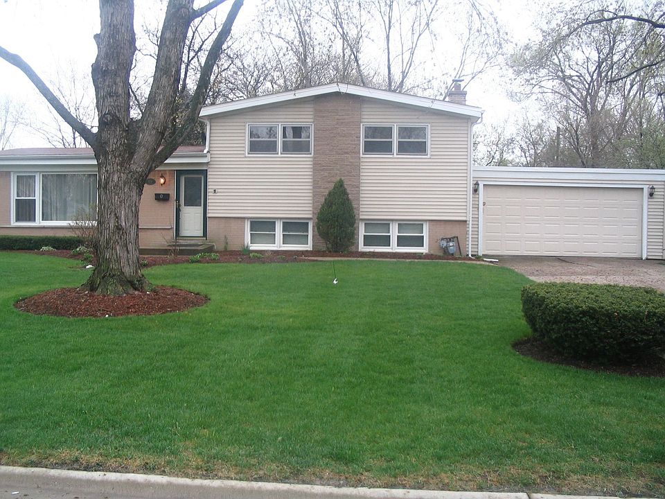 Beautifully maintained home on large corner lot and cul-de-sac