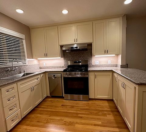 5th image of 725 Laurel St #723