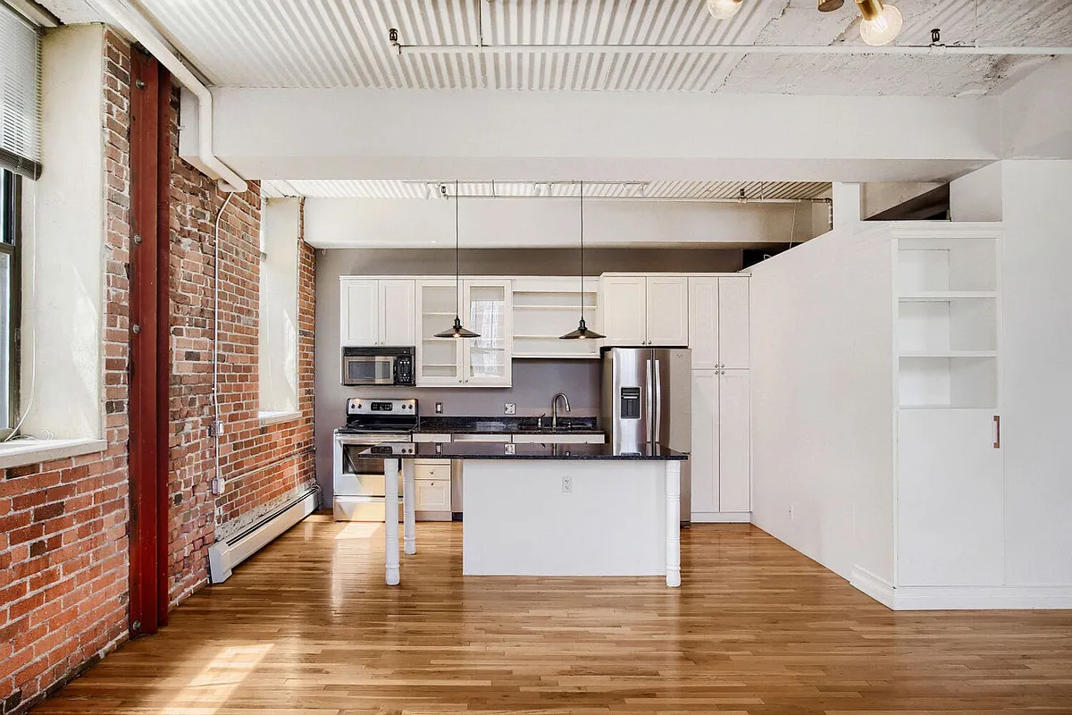 Building Photo - 2261 Blake St #2A