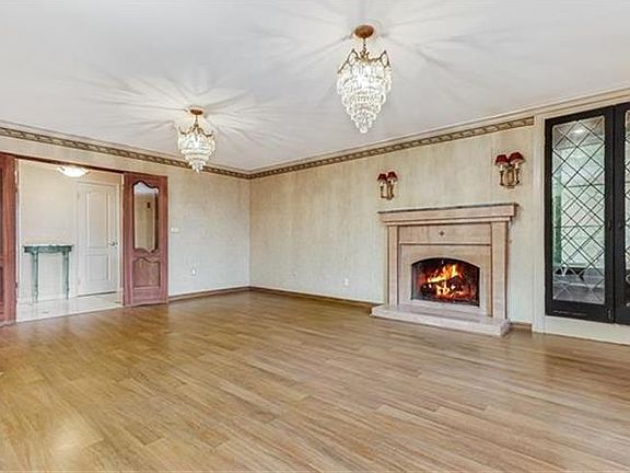 4th image of 755 Sierra Vista Ln
