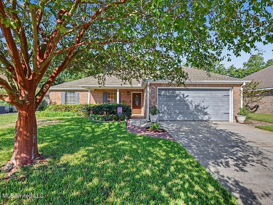 1st image of 757 Waters View Dr