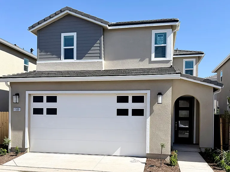 1509 Vintage Ave — Photo 1