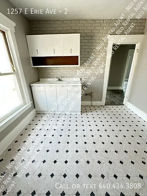 Lorain -2 Bedroom — Photo 3
