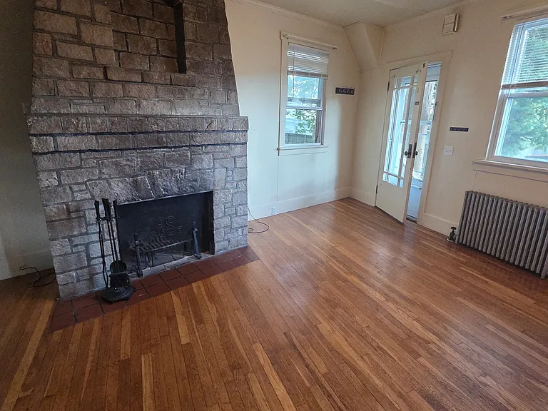 72 Godfrey St — Photo 3