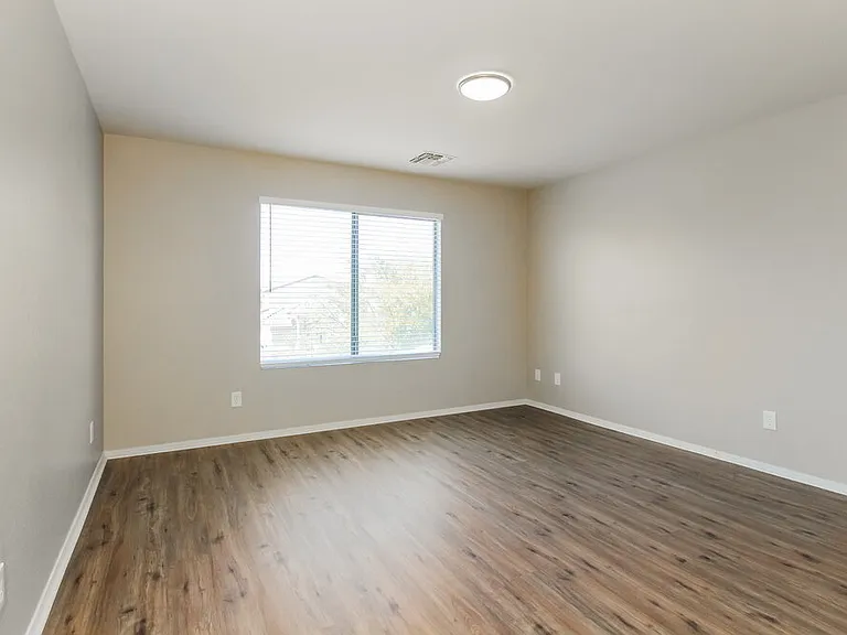 9313 S 35th Dr — Photo 14