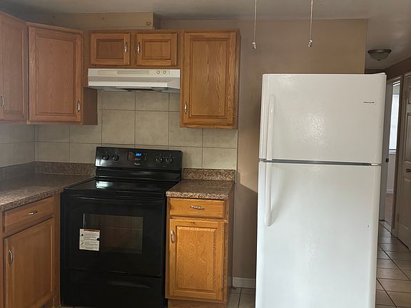 3rd image of 20 Charlene Dr #2