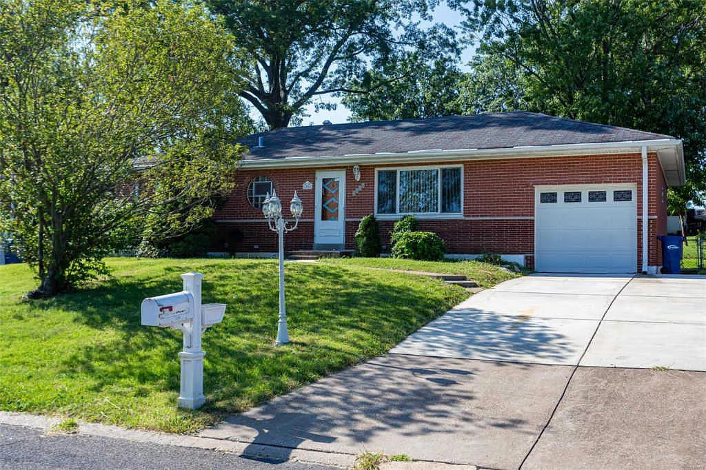 1206 Fain Dr photo 1