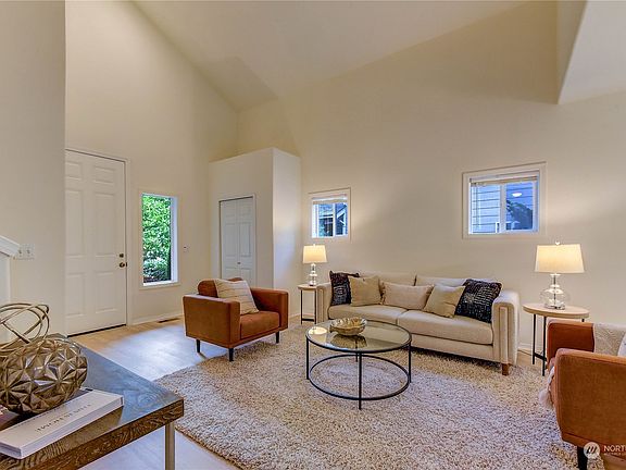 4th image of 14262 Deerfield Drive SE