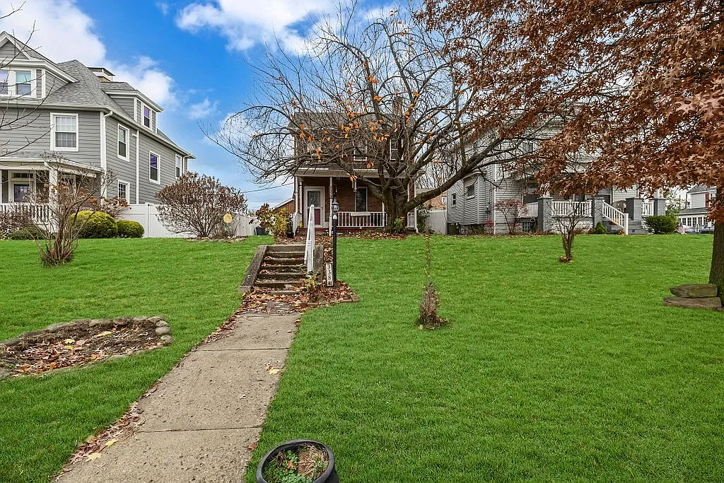 338 Buffalo St photo 1