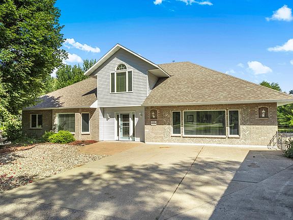 5th image of 5110 NE River Rd