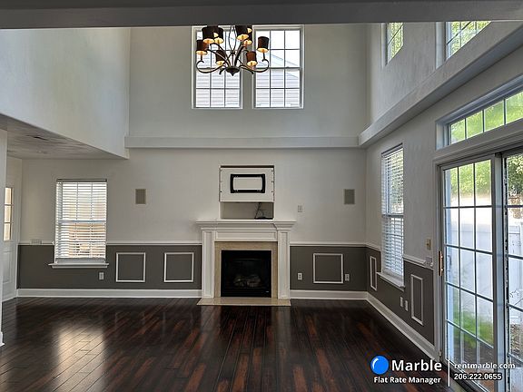 2nd image of 827 Mission Ave