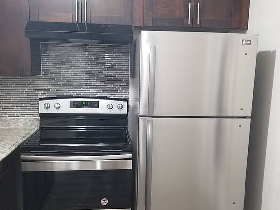 3rd image of 965 Manor Dr #6592432