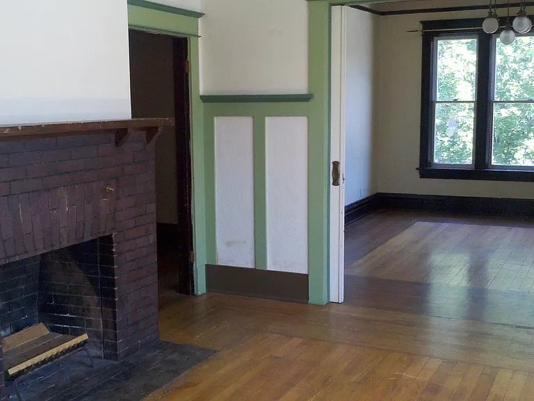 313-319 E Broadway St — Photo 7