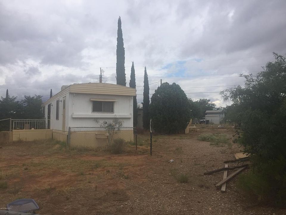 1st image of 208 4th St